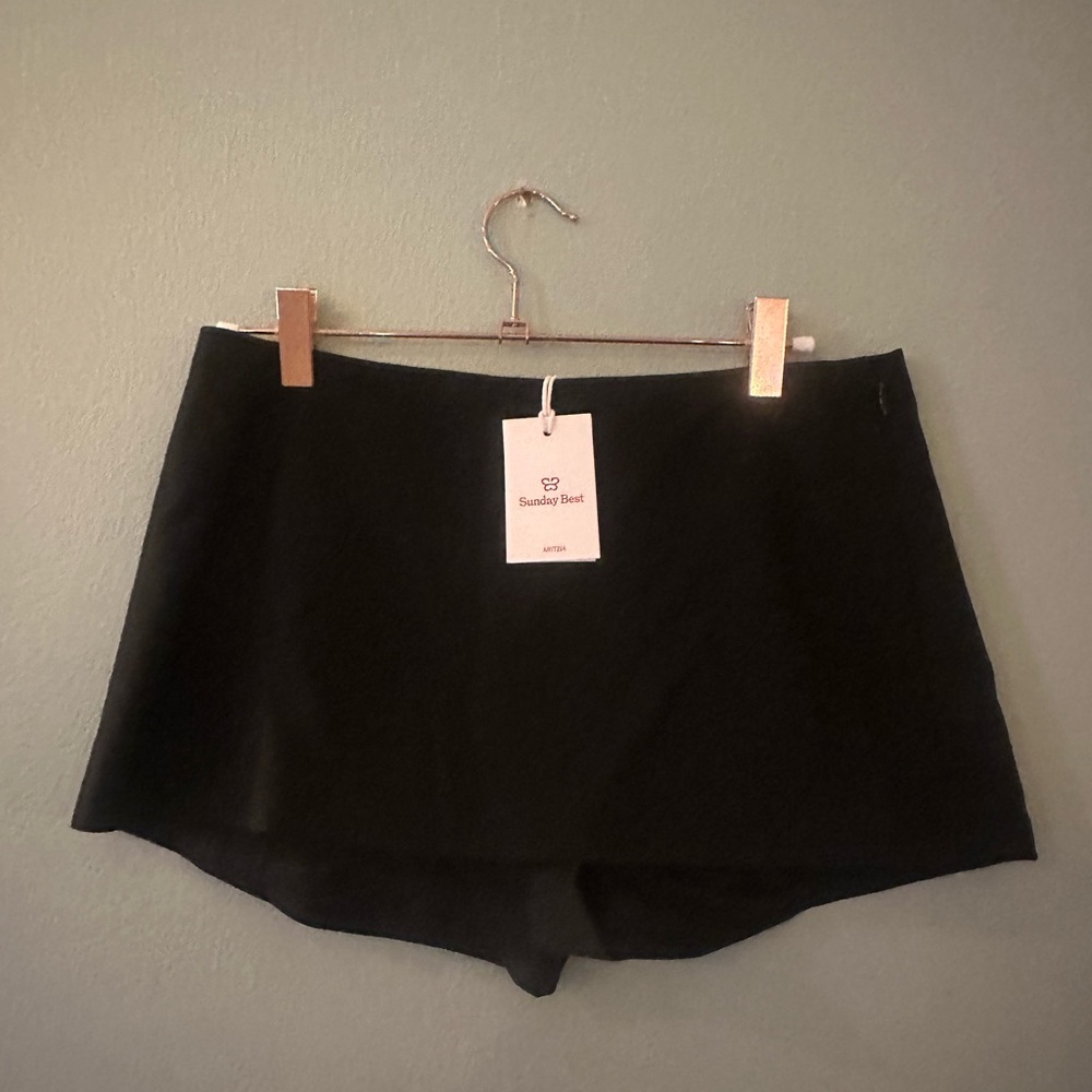 Aritzia NWT Sunday Best Black Skort Shorts with Tag